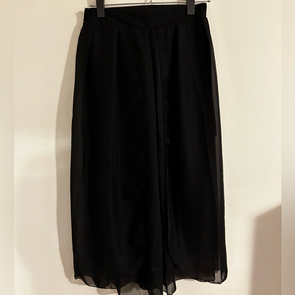 Flowy capri pants
